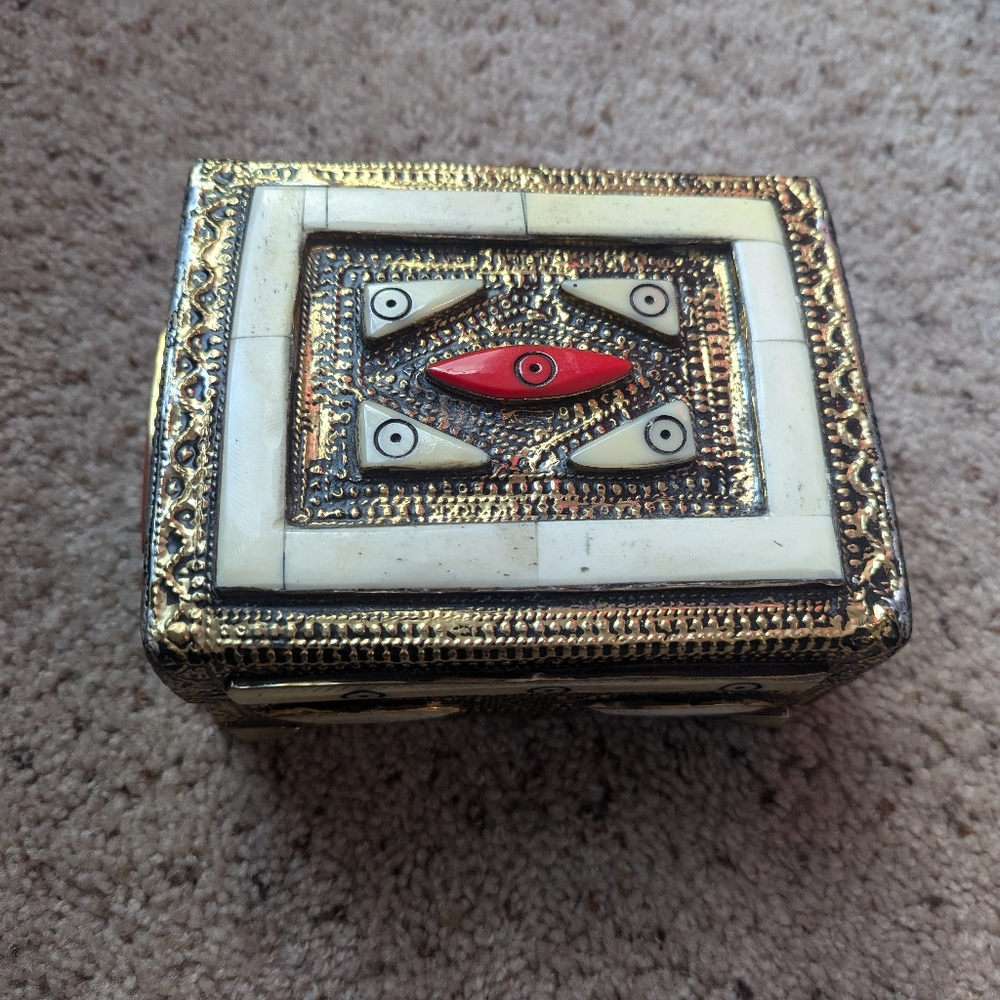 Handcrafted Moroccan jewelry box